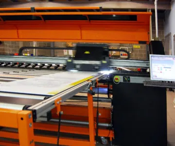 Large-format printer in digital printing